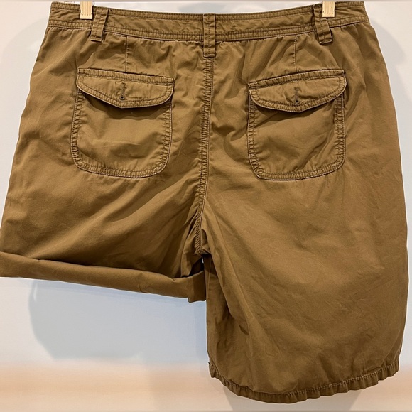 What a Workhorse! LIZ CLAIBORNE (VGUC, Size 14), Khaki-Green Shorts - Picture 8 of 12